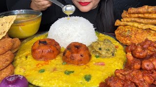 ASMR EATING DAALSPICY OMLETTEGOBI PAKODAALOO BHARTAPAAPADALOO TIKKI [upl. by Natal]