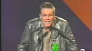 VAN DAMME EN LOS PREMIOS EUROPEOS MTV [upl. by Evalyn]