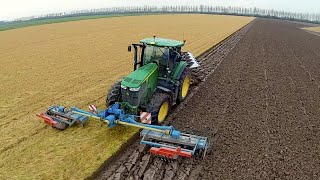 Ploughing amp Power Harrowing in one pass with a John Deere 7280R  Lemken Zirkon  Kverneland [upl. by Inoy734]