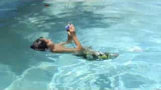 Daniel Kaczkowski Solves Rubiks Cube While Swimming [upl. by Nylecoj]