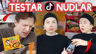 Testar TikToktrenden quotSPICY NOODLESquot och det är SÅ STARKT 🚨🌶️ 🥵 [upl. by Cullan738]