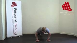 Burpees  Uitleg met voorbeeld [upl. by Beach111]