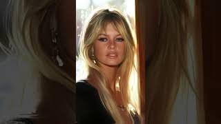 Brigitte Bardot dévastée  sa villa à SaintTropez détruite [upl. by Lilas272]