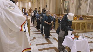 Canada  laccueil de traditions autochtones dans la liturgie [upl. by Rehpotisrhc]