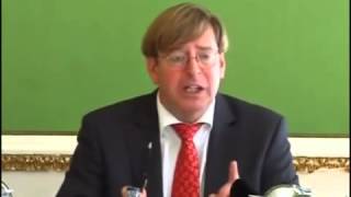 Vortrag von Dr Udo Ulfkotte 2010 über die Kosten der Einwanderung AusländerKriminalitätetc [upl. by Flemming]