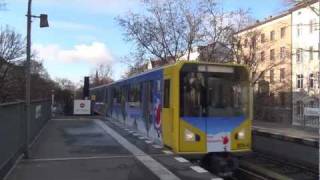 UBahn Berlin HkZug als Weihnachtszug im Bahnhof Schlesisches Tor HD [upl. by Prudy132]