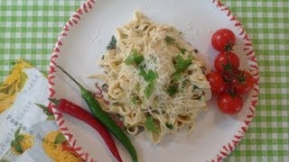 FETTUCCINE ALFREDO RECEPT S KUŘECÍM MASEM JEDNODUCHÝ RECEPT TĚSTOVINY RECEPTY [upl. by Avelin]