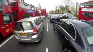 R125 London Close call filtering  almost accident  Road abservation 5 [upl. by Harbison]