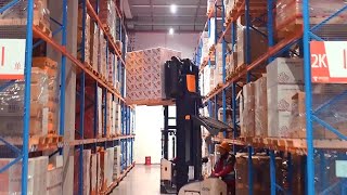 How robots work at smart warehouse in Wuhan China [upl. by Ztnaj]