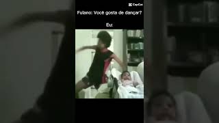 Eu tô rindo muito do garoto dançando q nem um louco Kakak😂nflopannflopaachegadeflopeditflopanao [upl. by Eerhs]