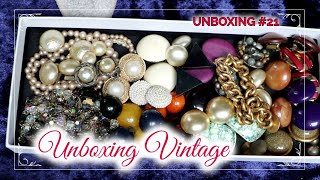 Unboxing Bijoux Vintage 21  Western Germany  Clips doreilles des années 5060 [upl. by Elpmet]