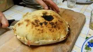 Come fare il pane arabo nel forno a legna  10 minuti di delizia  Arabian bread in pizza oven [upl. by Dur669]