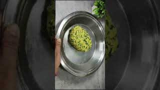 Soft methi thepla recipe methi food foodlover tkhana yammyshorts yammy [upl. by Greer]