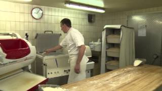 Bäckerei Zwahlen in Schwarzenburg  Produktion [upl. by Coreen]