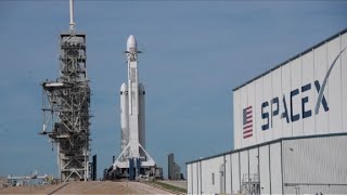 SpaceX veut lancer la fusée quotla plus puissante du mondequot [upl. by Ennaeirrac]