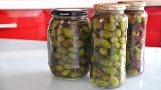 Aceitunas partidas o machacadas  Olives trencades  Recetas Mallorquinas [upl. by Sakovich]