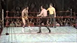 Stan Stasiak v Rocky Johnson [upl. by Laumas]