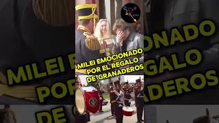 MILEI EMOCIONADO ANTE EL REGALO DE LOS GRANADEROS argentina milei granaderos cumpleaños [upl. by Assenal]