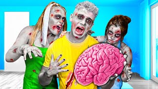 ENTRIAMO NELLA CITTÀ DEGLI ZOMBIE [upl. by Lemrac]