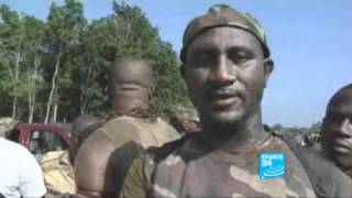 Reportage dans les rangs des forces proOuattara [upl. by Millburn]