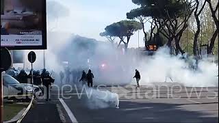 Roma  Lazio gli scontri davanti allo Stadio Olimpico [upl. by Asilrac]