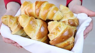 CORNETTI DOLCI Ricetta Facile con poco burro  Easy and Quick Croissant Recipe [upl. by Lebna]