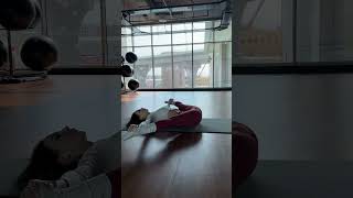 351 Yoga time yoga yogagirl yogaflow pilates flexibility gymnastics pilatesgirl [upl. by Isidora113]