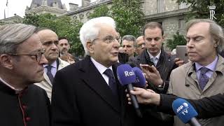 Parigi il Presidente Mattarella visita la Cattedrale di NotreDame [upl. by Adlanor692]