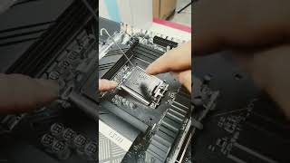 12th gen lga 1700 socket cpu install [upl. by Aveneg]