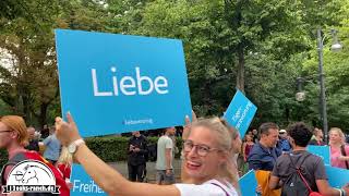 Was die Medien nicht berichten Friedliche Demonstranten von Polizei eingekesselt  Reden amp Stimmung [upl. by Ariahaj]