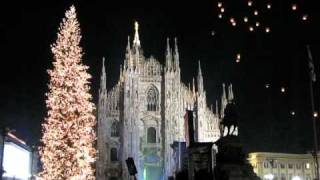 Accensione albero di Natale a Milano 2010 [upl. by Nnaillij995]