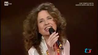 Gigliola Cinquetti  chiamalo amore LIVE 2018 [upl. by Delbert]