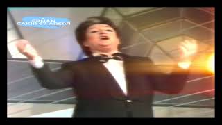 Zeki Müren  MİHRABIM DİYEREK  Yılbaşı 1982  HD Video  HD Video [upl. by Nilyram908]