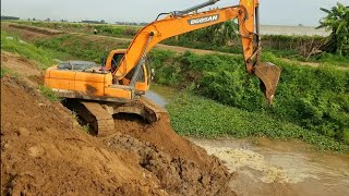 DOOSAN excavator 225 [upl. by Haslam355]