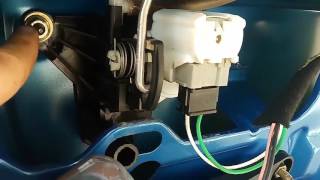 How to fix a door lock of a rear door tailgate of a Renault Clio II [upl. by Urbas979]