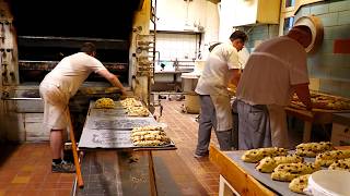 Legendäre Berliner Bäckerei mit Herz seit Kaiserzeiten  Berühmtes Deutsches Bäckerhandwerk [upl. by Lebiralc]