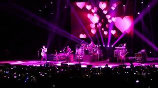 AVRIL LAVIGNE  HELLO KITTY  AUDITORIO TELMEX [upl. by Garwin]