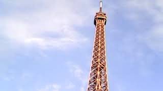 Tour eiffel quais de seine la seine les bateaux mouches Balade a PARIS [upl. by Jacques]