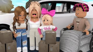 MOVING INTO OUR NEW ROLEPLAY HOME  Roblox Bloxburg Roleplay  WITH VOICES [upl. by Reider553]