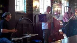 Lunchtime jazz in Rottingdean  Queen Vic pub [upl. by Irish919]