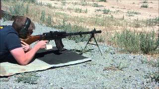 Shooting a LahtiSaloranta LS26 LMG [upl. by Jacques]