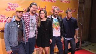 Hombres G Efecto Pasillo Leire y Melendi juntos por una buena causa [upl. by Chaddie]