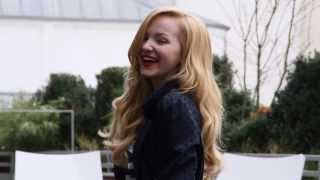 Dove Cameron à Paris  Retour sur sa visite en France  Exclusivité Disney Channel [upl. by Santoro]