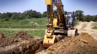 Cat® 326F Hydraulic Excavator at Work Trenching [upl. by Iorio830]