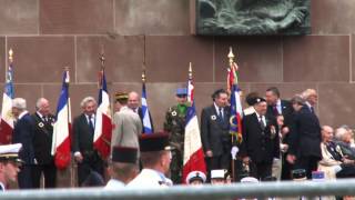 François Hollande célèbre lAppel du 18 juin 1940 SuresnesFrance – 18 juin 2015 [upl. by Lusar]