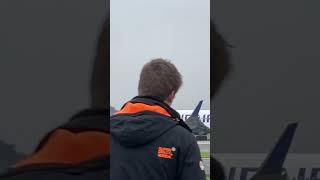 Icelandair 767300 not full video taking off aviation shortvideo planespotting iceland air [upl. by Allak773]