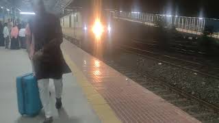 12140sewagram SF Express Arrived Badnera junction indianrailways pls subscribe and like vairalvdo [upl. by Carlye]