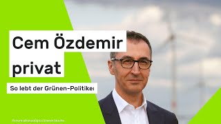 Cem Özdemir privat So lebt der GrünenPolitiker [upl. by Eirlav834]