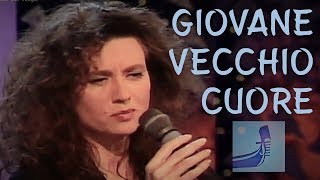 GIGLIOLA CINQUETTI quotGIOVANE VECCHIO CUOREquot Giorgio Faletti Live Sanremo Festival 1995 ⬇️Tseto [upl. by Enomas]