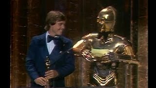 Mark Hamill C3PO and R2D2 Present Special Sound Oscars for Close Encounters and Star Wars [upl. by Valer]